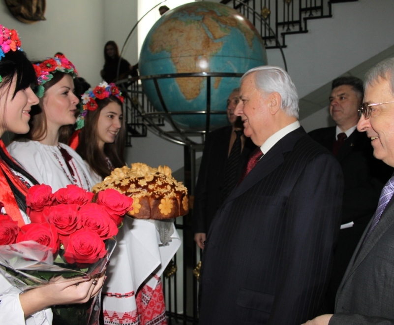 ЗВІТНО-ВИБОРНА КОНФЕРЕНЦІЯ УКРАЇНСЬКОЇ РАДИ МИРУ (2012)